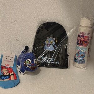 K-Pop Demon Hunters Beanie, Socks, plush keychain and Water Bottle Set
